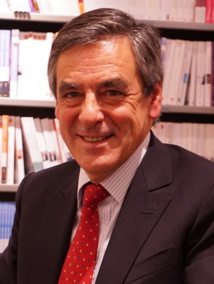 François Fillon dédicace son livre en octobre 2015 - photo G.Garitan sous licence creative commons CC BY-SA 4.0