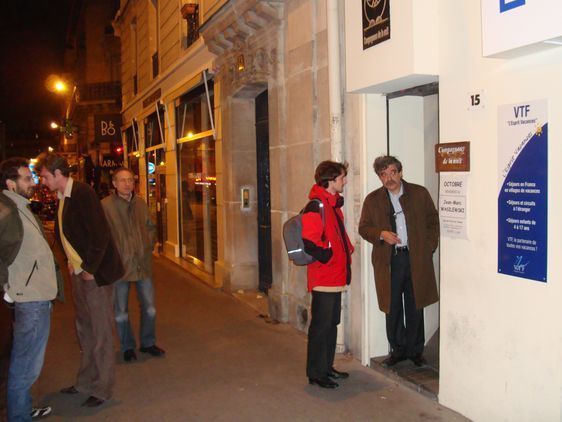 La Moquette accueille des personnes sans papiers, sans travail ou sans domicile, un lieu plein de fureurs et de bruits
