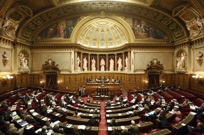 (c) Le Sénat