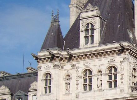 Les délibérations du Conseil de Paris concernant le 8ème