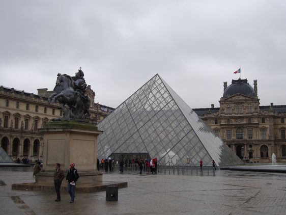 La Pyramide du Louvre