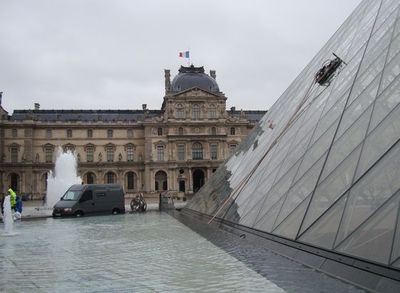 Le nettoyeur du Musée de Louvre