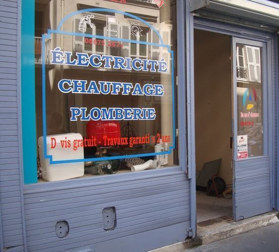 La boutique d'un artisan dégradée 17 fois