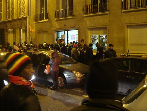 Affluence au 8 rue du Regard pour la galette des rois le 6 janvier