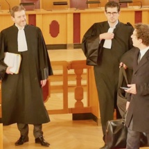 Lees avocats des parties : Maître Régis Froger (à gauche) pour la Mairie de Paris et Maître Jeremie Assous (à droite) pour la SARL Loisirs Associés) © VD / PT Lees avocats des parties : Maître Régis Froger (à gauche) pour la Mairie de Paris et Maître Jeremie Assous (à droite) pour la SARL Loisirs Associés) © VD / PT