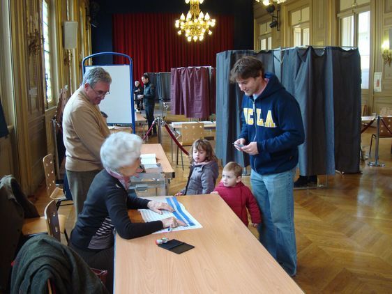 Bureau n°1 dans le VIème le 14 mars à 13h