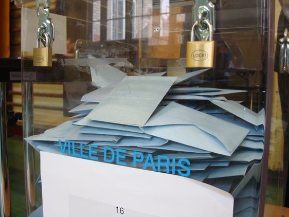 Urne à Paris le 14 mars