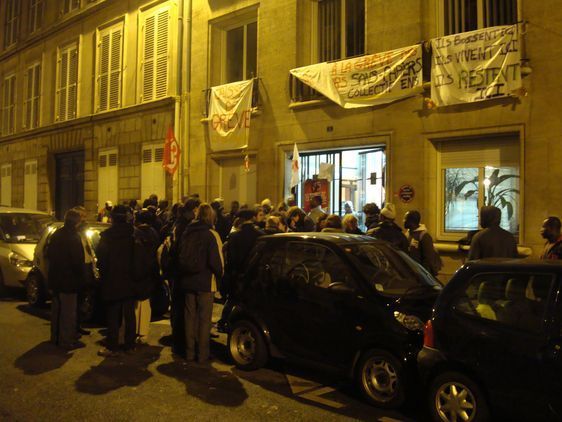 Dès 6h le 4 février : les habitants se relaient au 8 rue du Regard pour éviter une évacuation de force