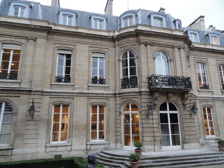Mairie du 9e arrondissement, Vue du côté jardin © FLLL CC-BY SA 3.0