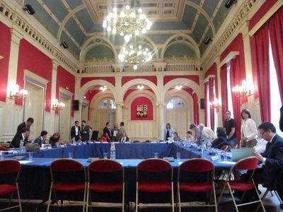Salle du conseil du 16e arrondissement de Paris - Photo : JH.