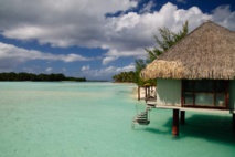 Bungalow donnant dans le lagon à Bora-Bora © DR 2017.