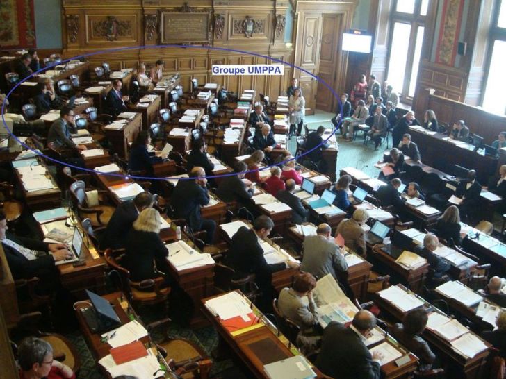 Les élus du groupe UMPPA à la droite du Maire de Paris, à gauche depuis la tribune de presse - Conseil de Paris le 15 octobre 2012 - Photo : VD.