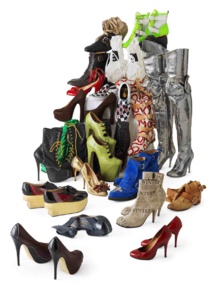 V.Westwood, Footwear, collection of Lee Price©Pierre Verrier, Musée des Tissus, Lyon V.Westwood, Footwear, collection of Lee Price©Pierre Verrier, Musée des Tissus, Lyon