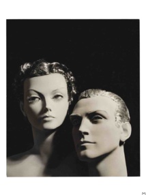 Double portrait of wax mannequins, 1925-1930, gelatine-silver print, Jean Collas © MAD Paris Christophe Dellière Double portrait of wax mannequins, 1925-1930, gelatine-silver print, Jean Collas © MAD Paris Christophe Dellière