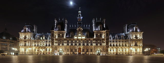 Hôtel de Ville de Paris de nuit - Photo : Benh Lieu Song sous licence creative commons.