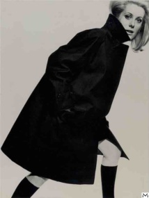 David Bailey, Catherine Deneuve, Vogue Paris May 1966, Archives Vogue Press©David Bailey David Bailey, Catherine Deneuve, Vogue Paris May 1966, Archives Vogue Press©David Bailey