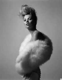 David Sims, Kate Moss in a Gucci bolero, directed by Joe McKenna, Vogue Paris cover March 2004©David Sims/Paris Musées, Palais Galliera David Sims, Kate Moss in a Gucci bolero, directed by Joe McKenna, Vogue Paris cover March 2004©David Sims/Paris Musées, Palais Galliera