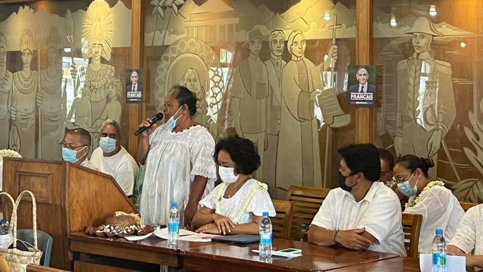 La salle du conseil de la mairie de Papeete a accueilli une réunion publique pour l'annonce de l'accord Nena - Zemmour - Photo : DR. La salle du conseil de la mairie de Papeete a accueilli une réunion publique pour l'annonce de l'accord Nena - Zemmour - Photo : DR.