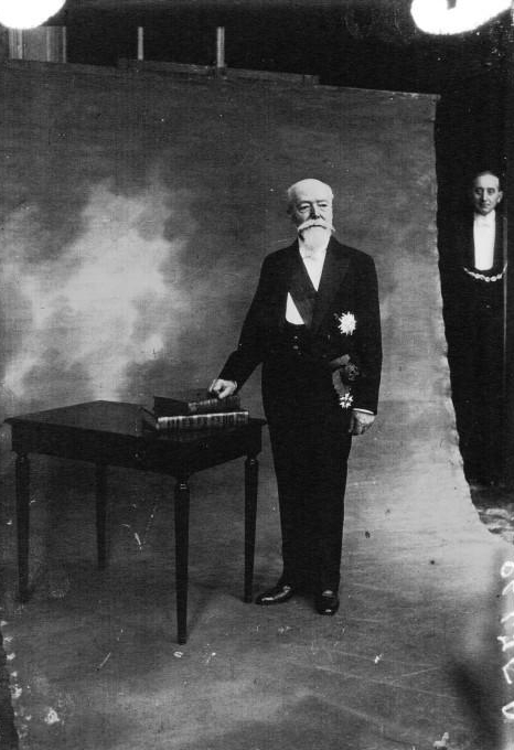 Portrait de Paul Doumer à l'Elysée - Par Agence de presse Meurisse -  Bibliothèque nationale de France, Domaine public, commons.wikimedia.org