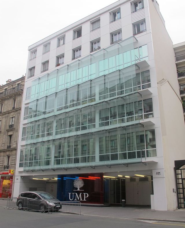 Siège de l'UMP, 238 rue de Vaugirard 75015 Paris © Celette sous licence Creative Common.