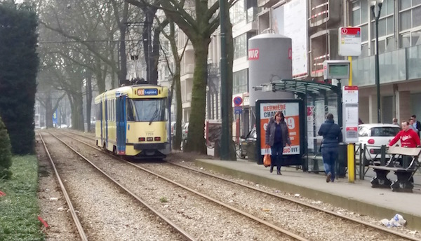 Bruxelles - Les transports publics fonctionnent encore à 9h22 le mardi 22 mars 2016 - Photo RD - Paris Tribune.