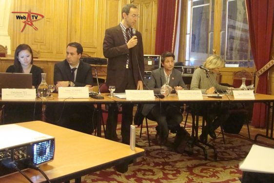 Contre les antennes relais à proximité des écoles - Réunion publique à la mairie du 11e arrondissement le 13 décembre 2012 Contre les antennes relais à proximité des écoles - Réunion publique à la mairie du 11e arrondissement le 13 décembre 2012